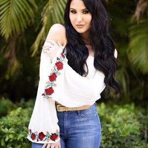 PRETTYLITTLETHING Crop blouse